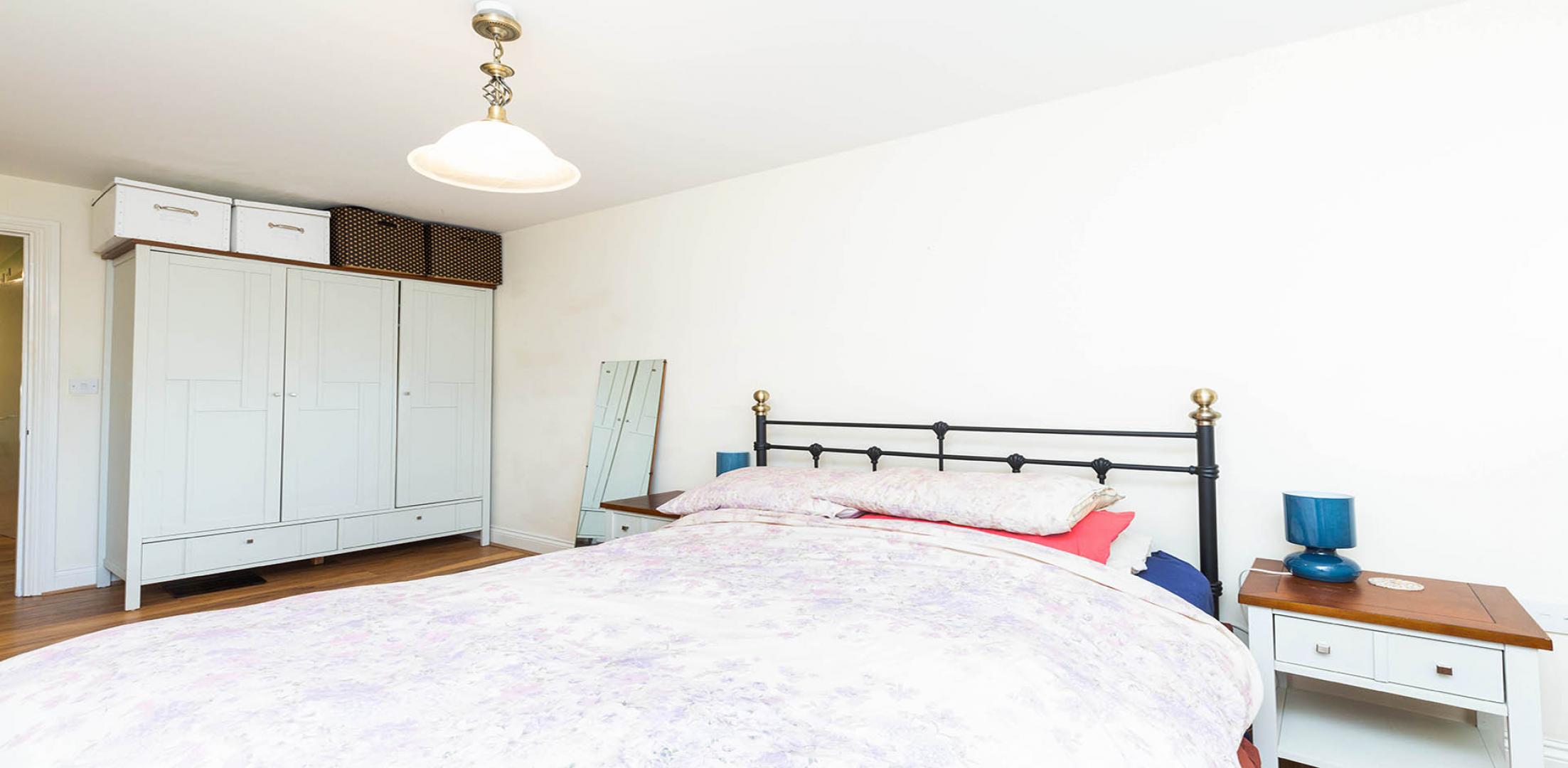 Spacious modern one bedroom flat mins to tube & shops St Pancras Way, Camden - Kings Cross